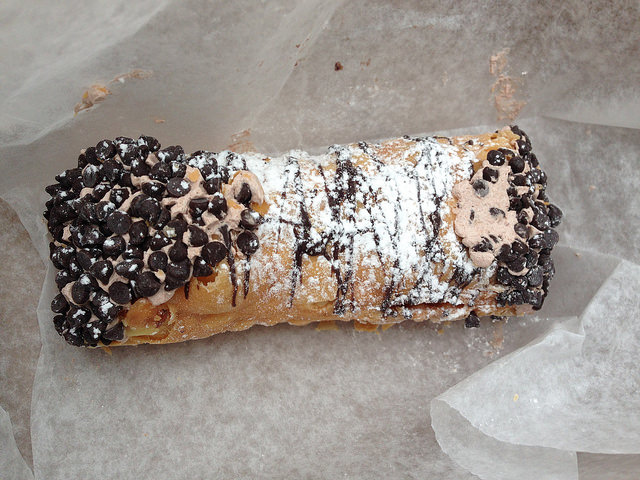 Don’t Miss the Award-Winning Cannoli at Maria’s Pastry Shop